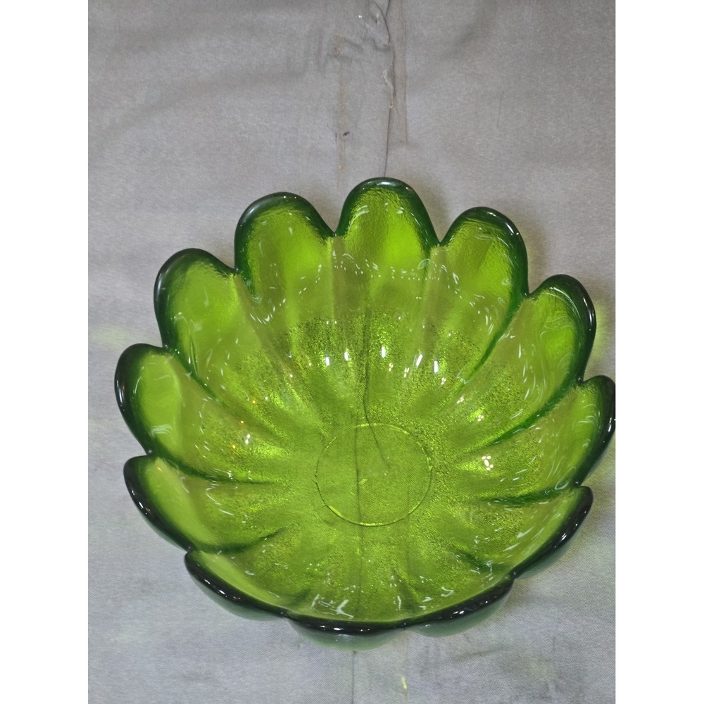 Vintage Indiana Glass Large Green 12 Petal Lotus Bowl 11" Serving/Console Bowl - Picture 6 of 11